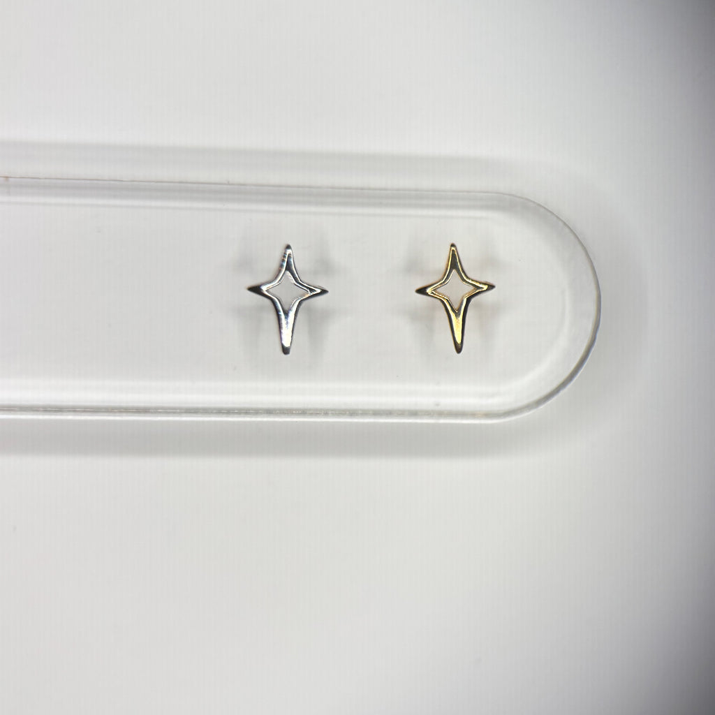 18K Goldzahn-Charm – Hohlfunkelstern