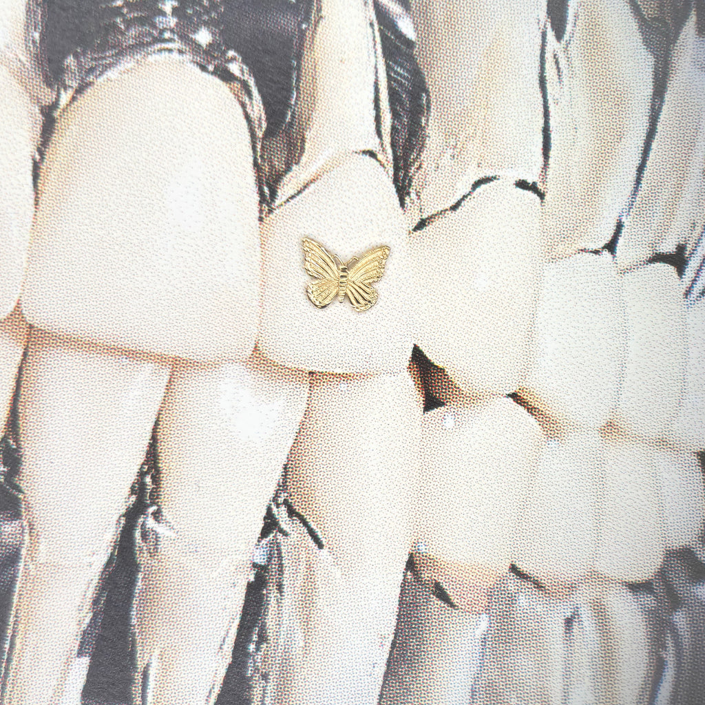 18K Gold-Zahn-Anhänger – Schmetterling
